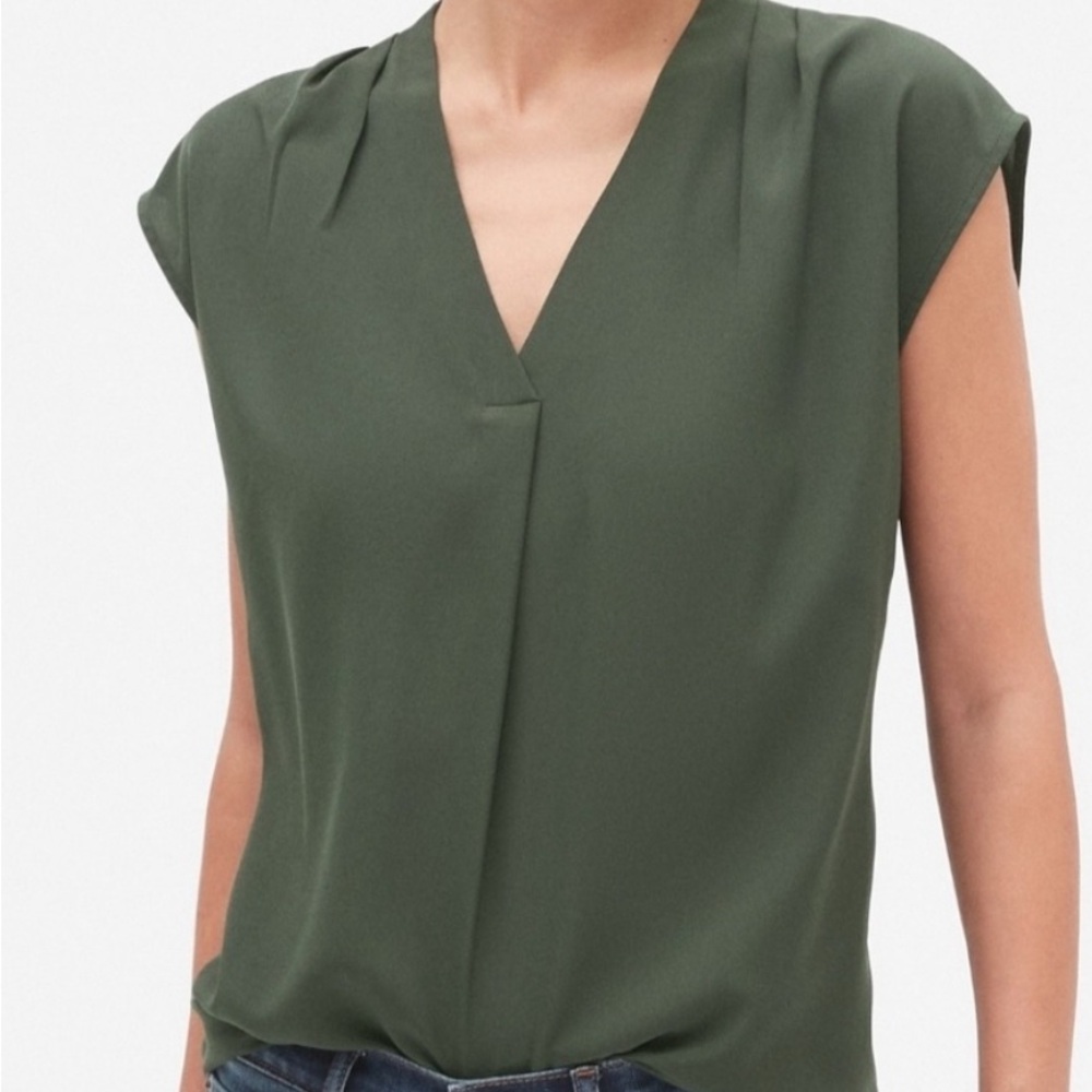 Banana Republic > Pleat Shoulder Dolman Top